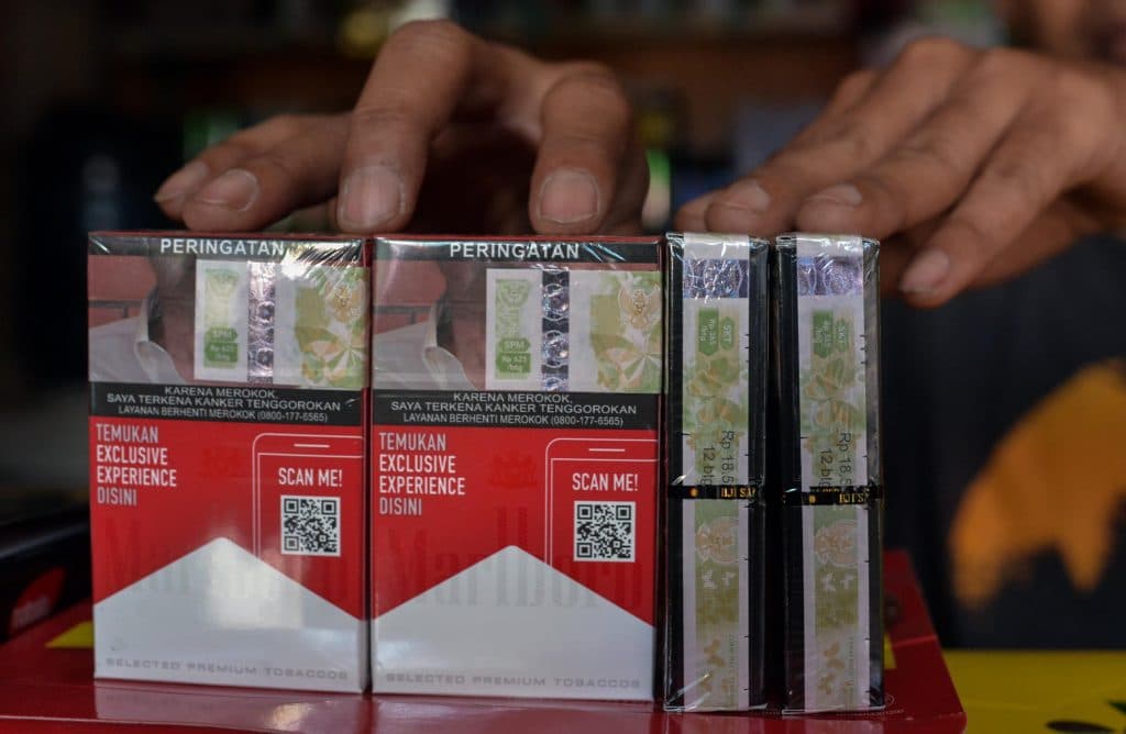 Reklame Rokok Ilegal Mengepung Bandung