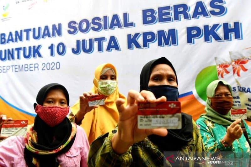 Godaan Bansos, Beli Rokok Lupa Beli Bahan Pokok