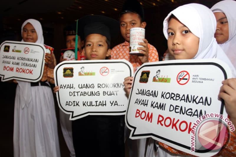 Refleksi Hari Anak Nasional: Ayah Perokok, Anak Jadi Stunting?
