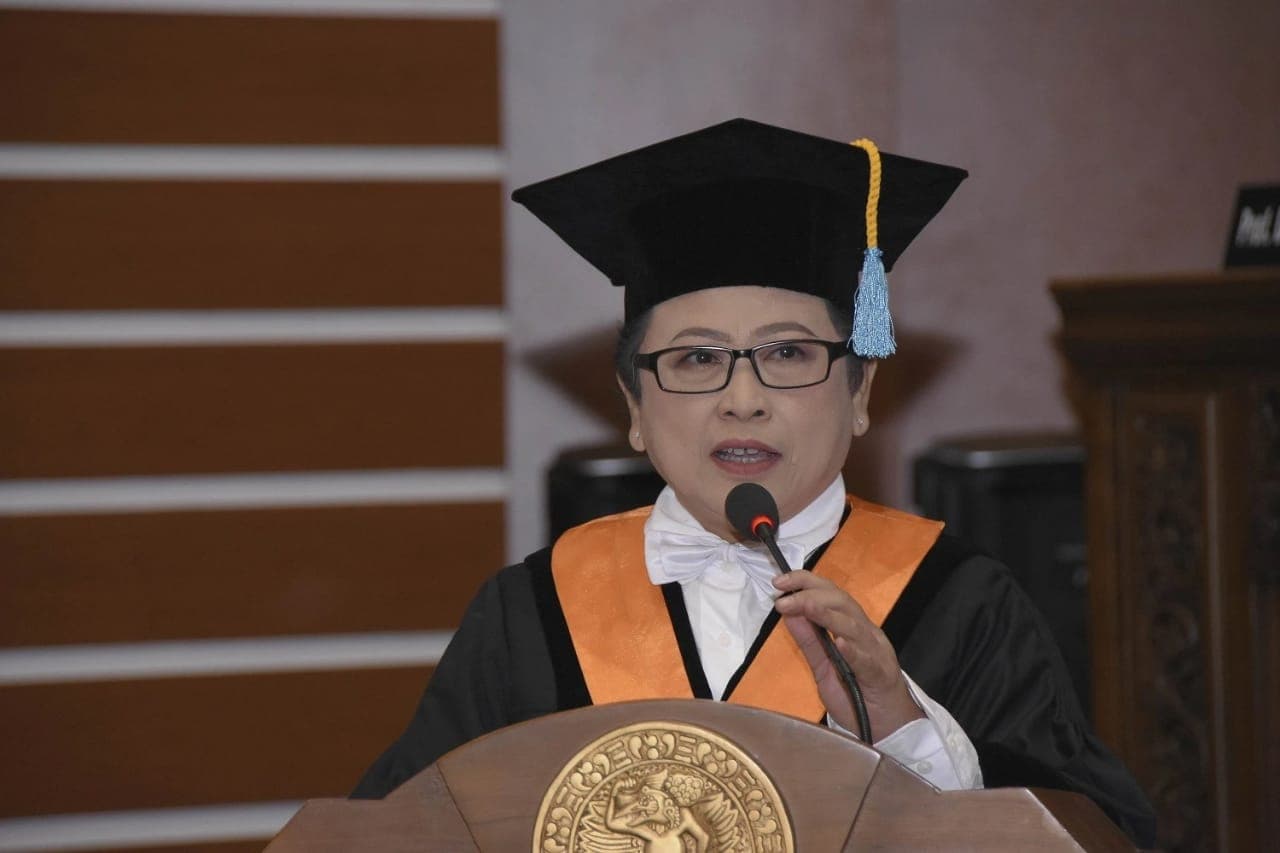 Prof Dr Phil Toetik Koesbardiati, DFM PA(k), Pakar Paleoantropologi Fakultas Ilmu Sosial dan Ilmu Politik (FISIP) Universitas Airlangga (UNAIR). Dok Humas Unair