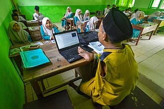 JPPI: Pemerintah Lebih Sayang Karyawan SPPG Ketimbang Guru