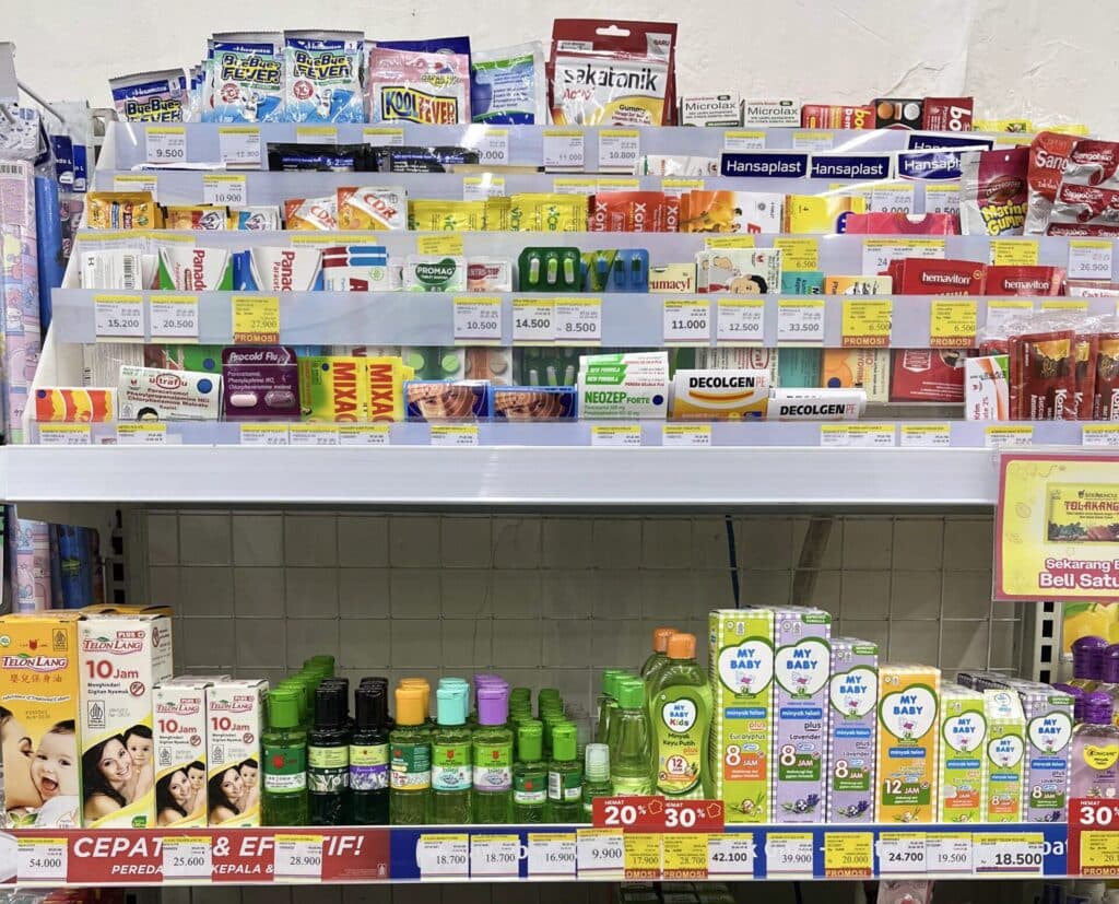 IAI Siapkan Uji Materi Aturan Penjualan Obat di Minimarket