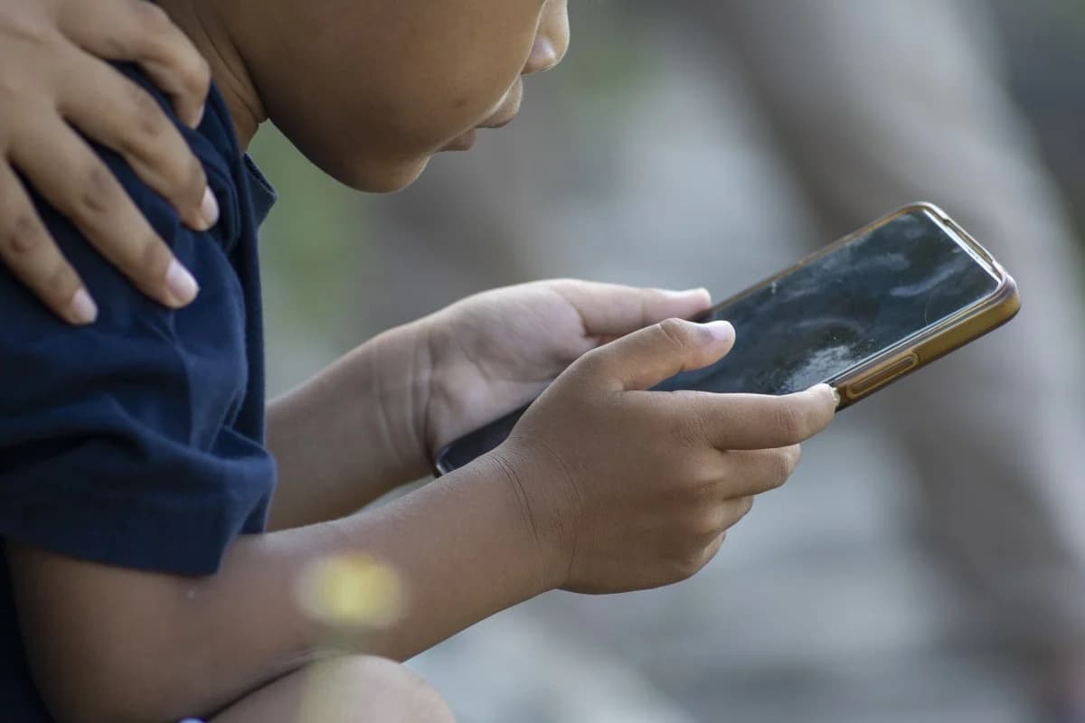 Dunia Mulai Batasi Akses Medsos Anak, Berpotensi Hambat Hak Dapat Informasi