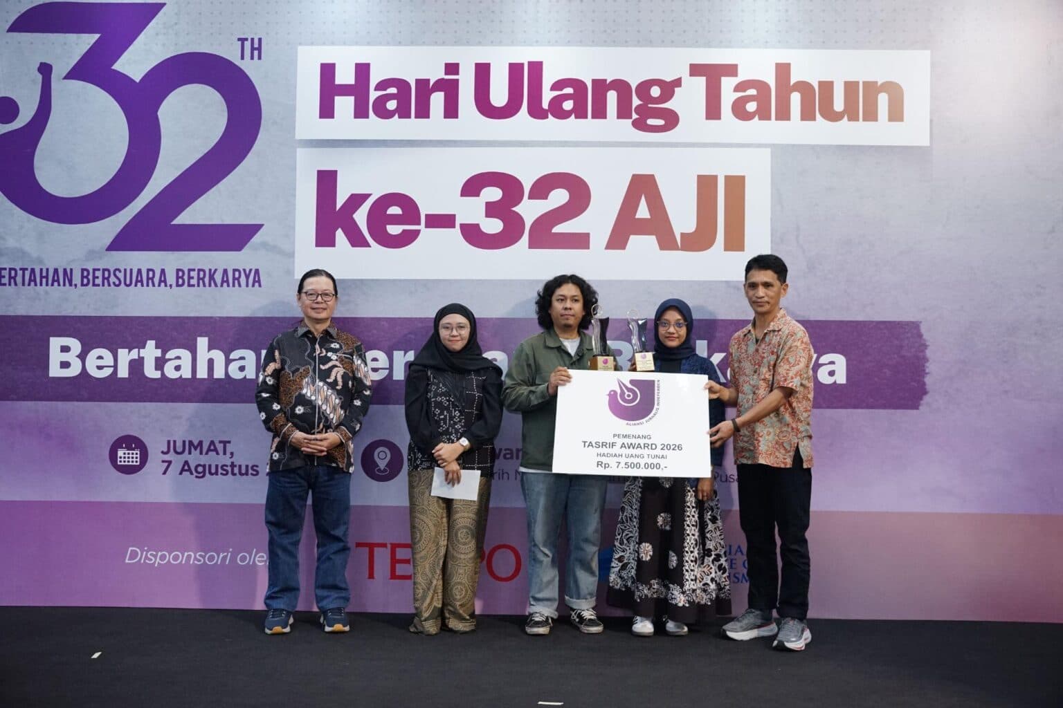 Andrie Yunus dan Tim Produksi Film “Pesta Babi” Terima Tasrif Award 2026