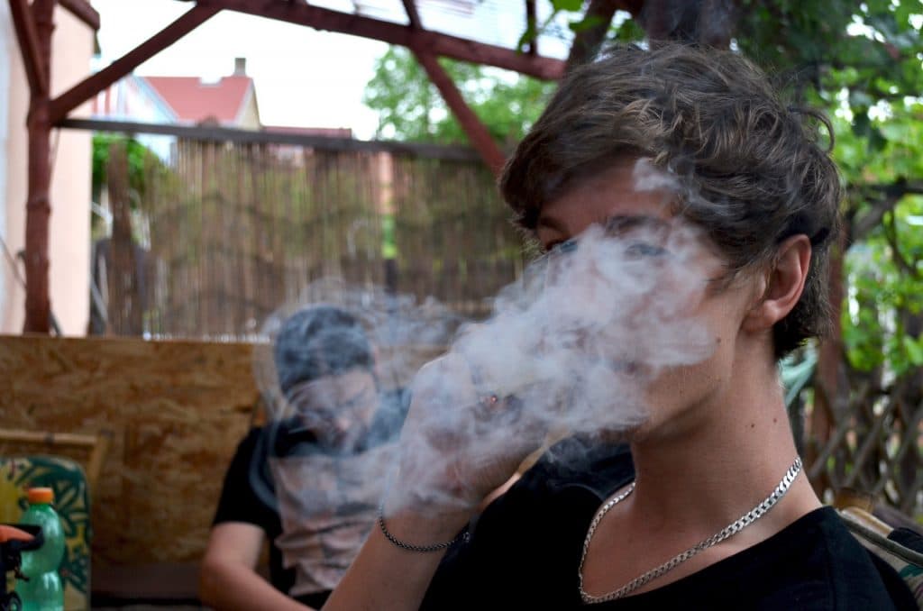 Urgensi Pengendalian Konsumsi Rokok pada Anak di Indonesia