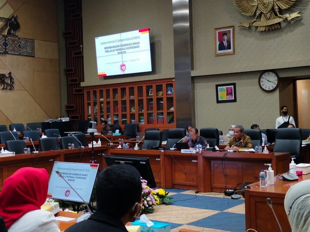 Komisi IX: Biaya Berobat Karena Rokok Lebih Besar Dari Cukai Tembakau