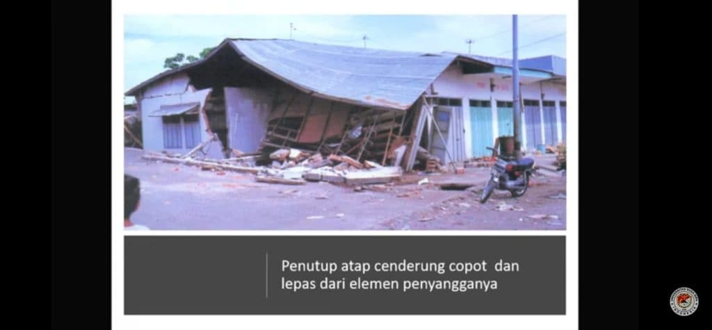 Ragam Cara Merayakan Duka, Catatan tentang Tsunami Flores 1992
