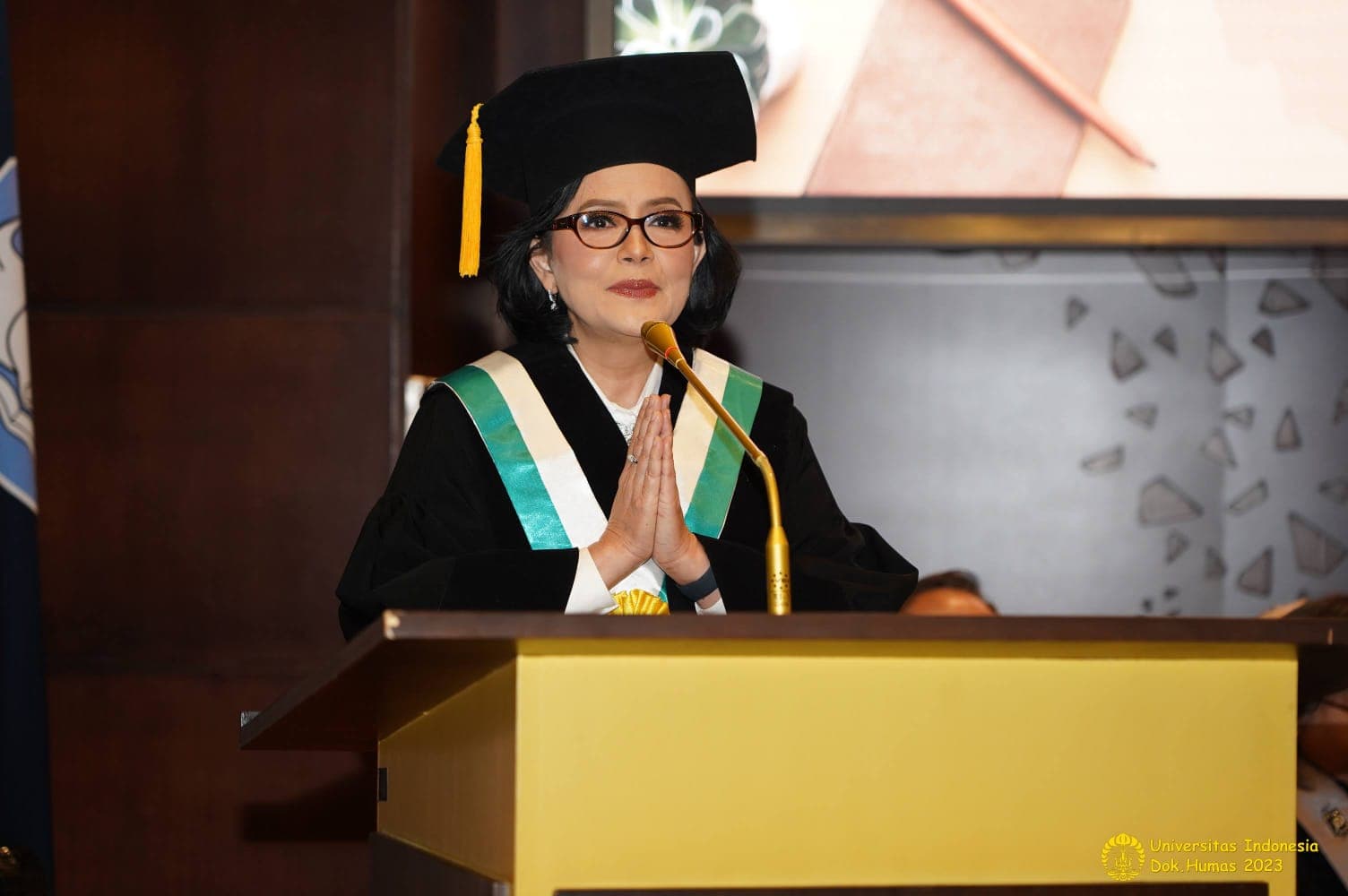 Guru Besar FKG UI Kaji Perawatan Endodontik