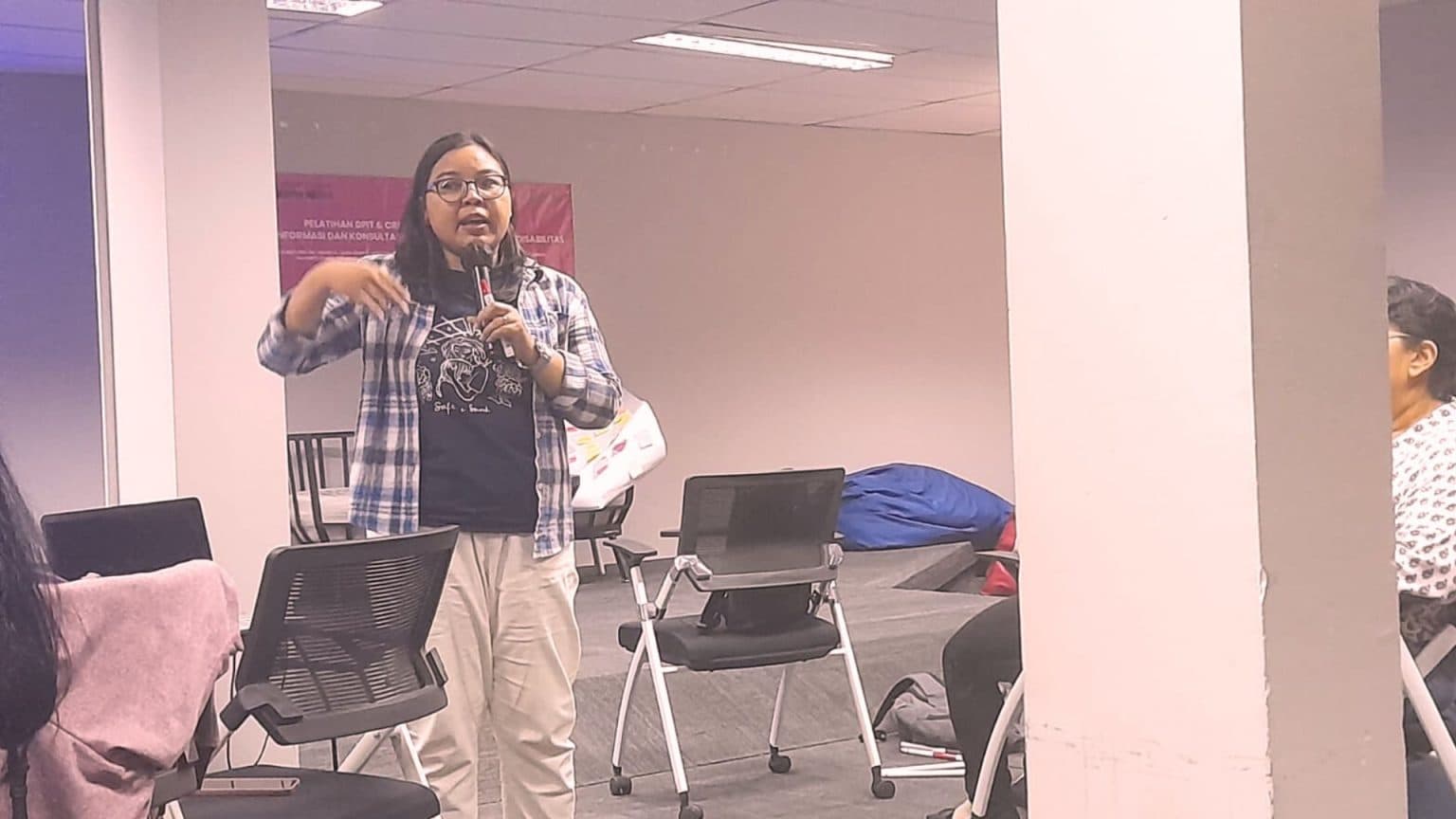 RUU KESEHATAN: Kesehatan Perempuan dan Anak Dipertaruhkan