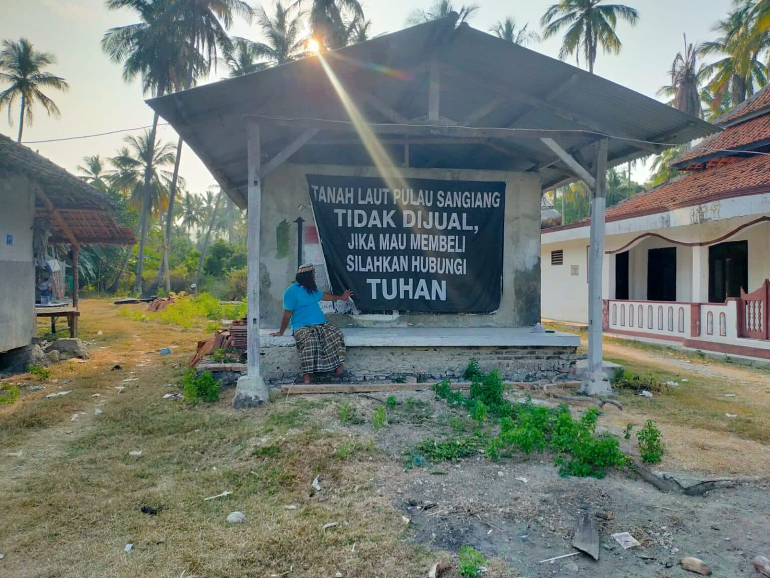 PULAU SANGIANG: Kisah Sulitnya Warga Mengakses Hak Konstitusional
