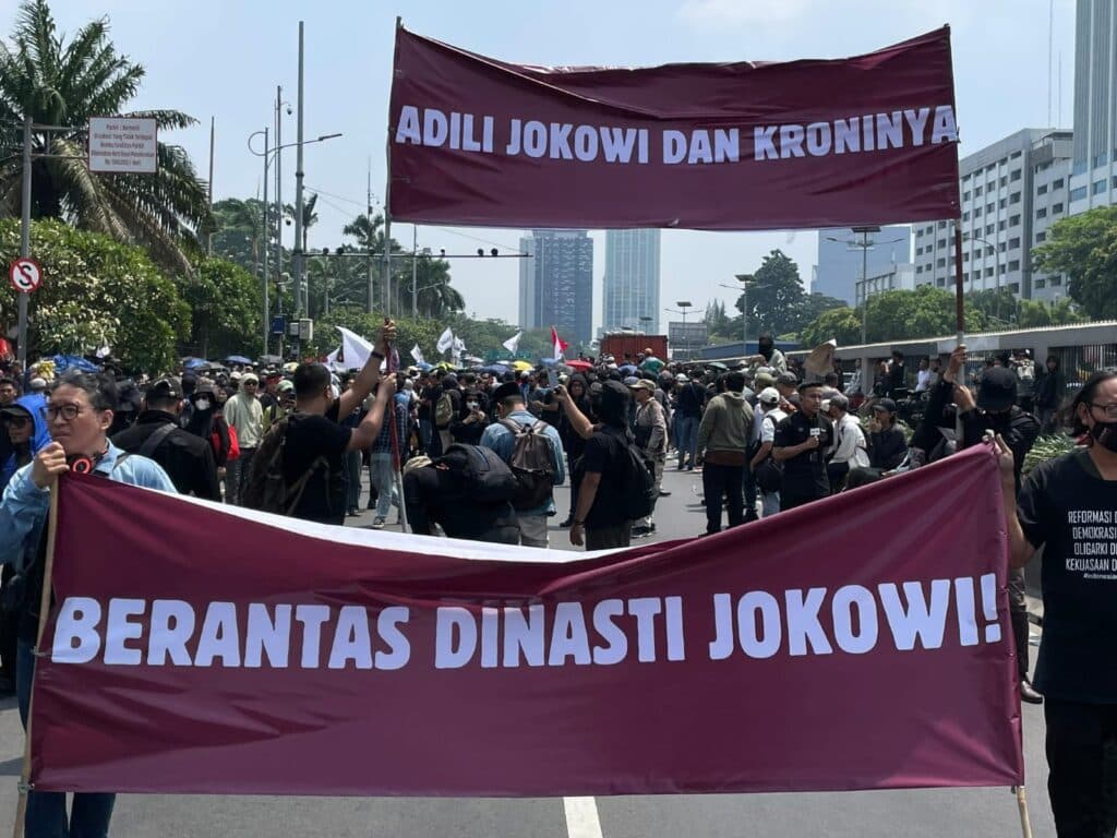 KAWAL DEMOKRASI: Desakan Keras dari Tembok Perguruan