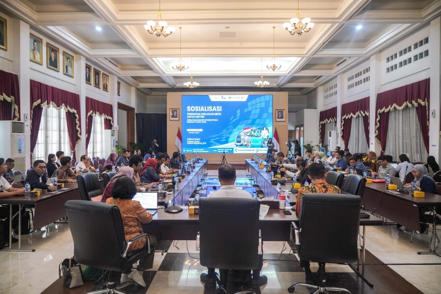 BISNIS DAN HAM: Pentingnya Memitigasi Dampak Negatif PSN