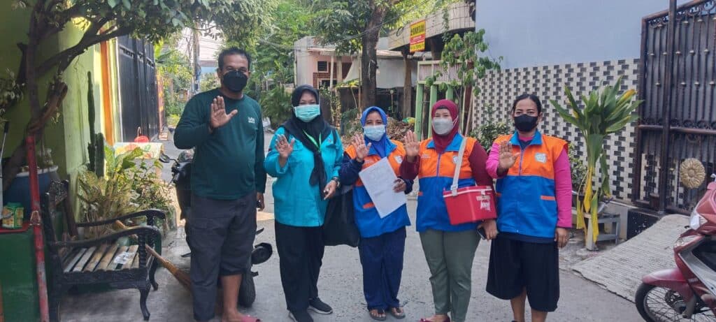 Perempuan Kader TB: Menjaga Napas di Gang-Gang Warakas