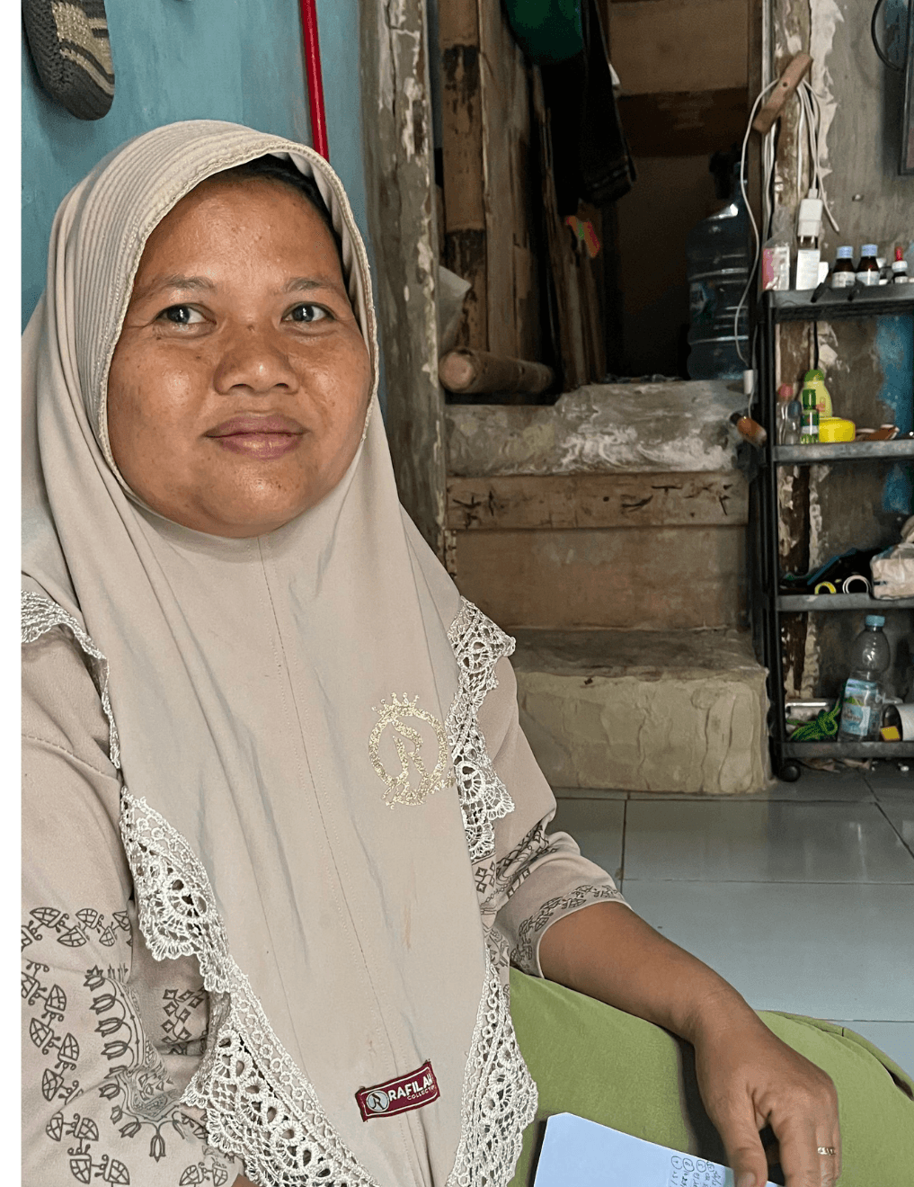 Darmia memperlihatkan jadwal kontrol Alesya. Foto: Dian/Prohealth.id