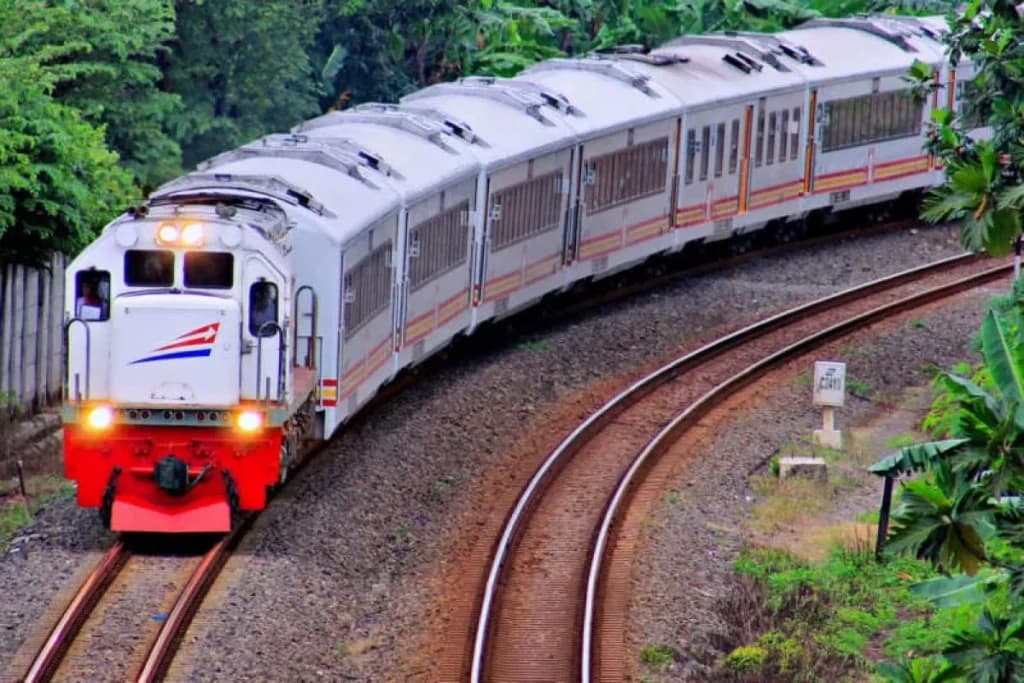 Saatnya Menuju Sistem Transportasi Nasional Berbasis Angkutan Umum