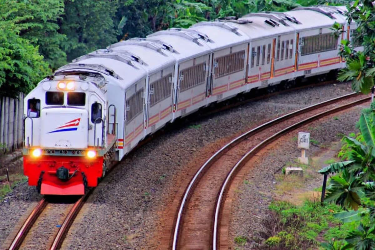 Saatnya Menuju Sistem Transportasi Nasional Berbasis Angkutan Umum