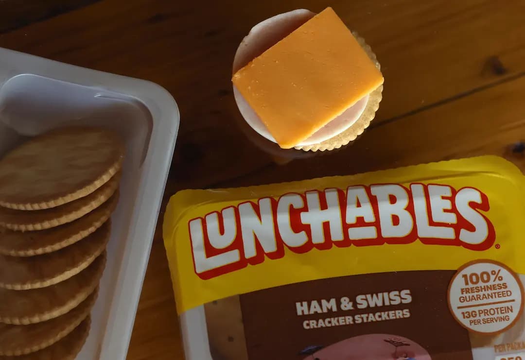 Bagaimana Perusahaan Tembakau Besar Rekayasa Lunchables Menarget Anak-Anak