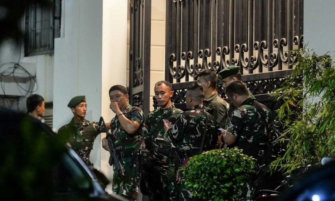 YLBHI Kecam Pelibatan Tentara dalam Penegakan Hukum, Prabowo Bertanggung Jawab