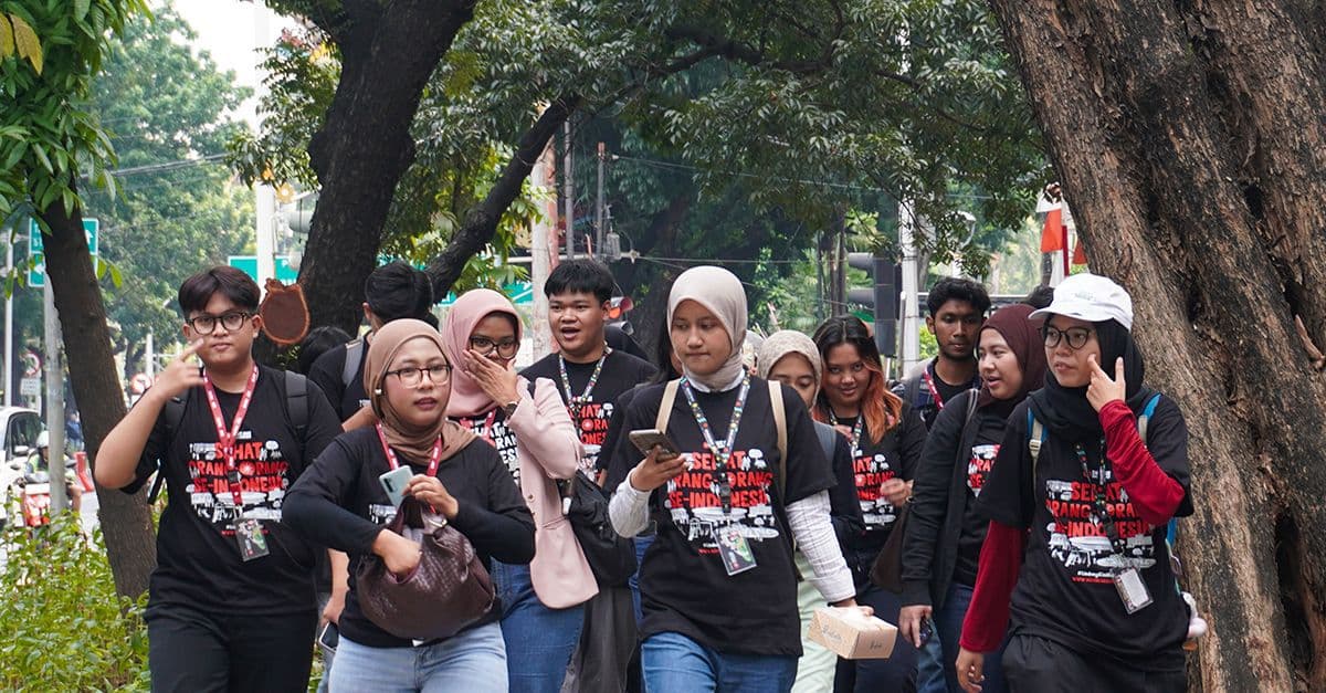Anak Muda Resah Ruang Publik Jakarta Dikepung Iklan Rokok