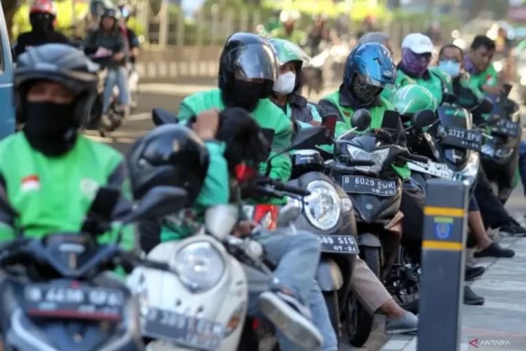 Riset: Pemotongan Komisi Ojol 8% Belum Efektif Tingkatkan Kesejahteraan Driver